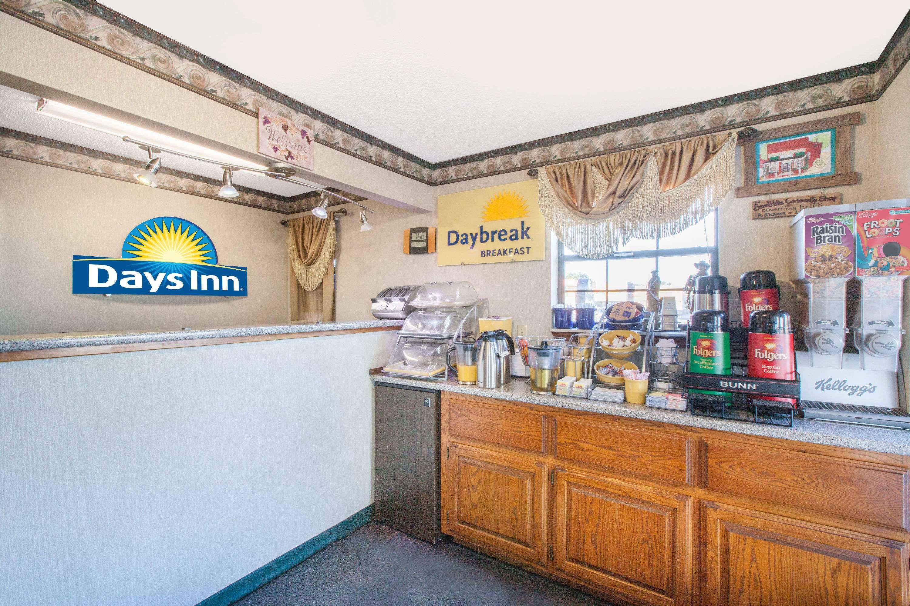 Days Inn By Wyndham Erick Ngoại thất bức ảnh