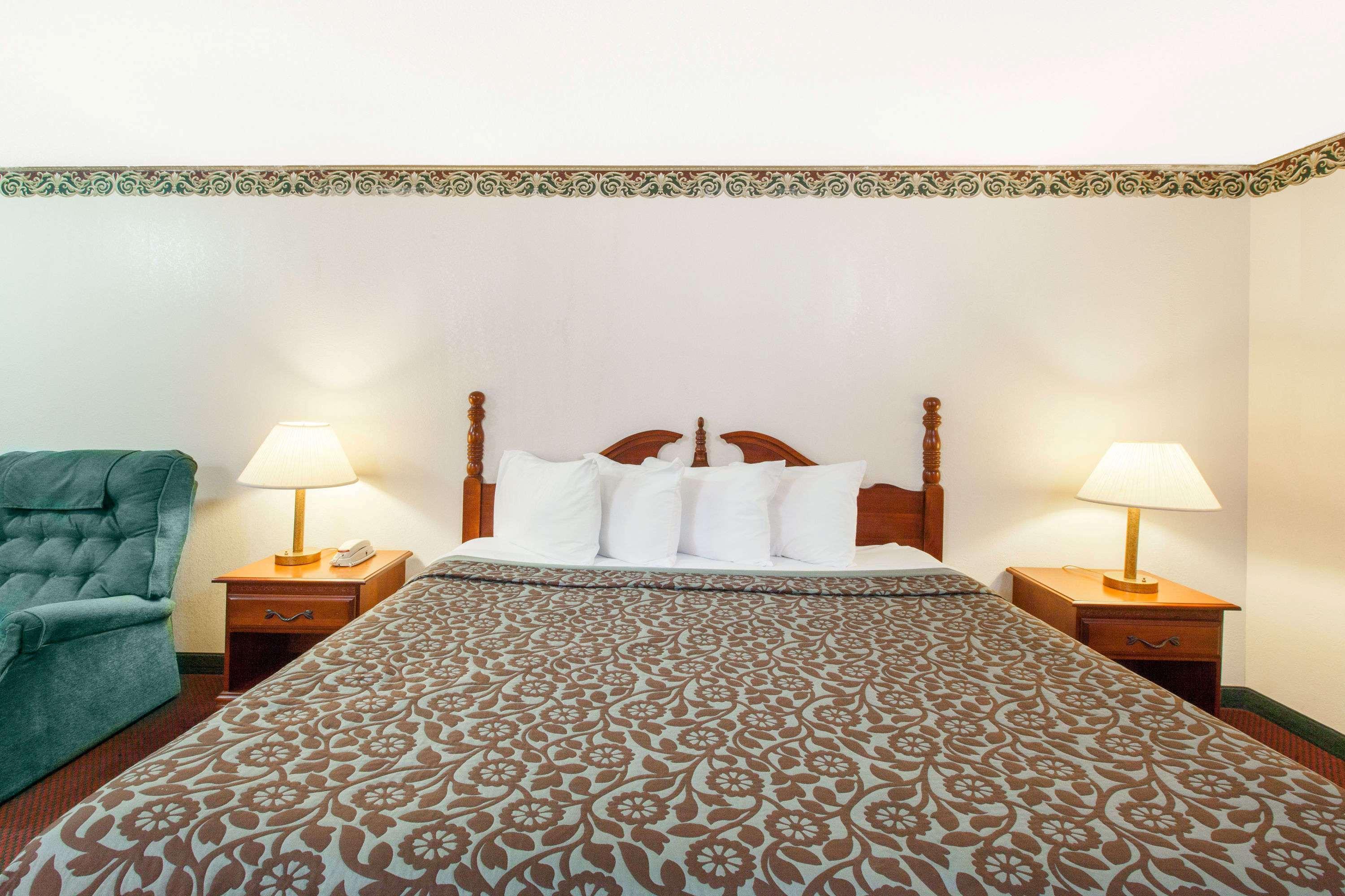 Days Inn By Wyndham Erick Ngoại thất bức ảnh